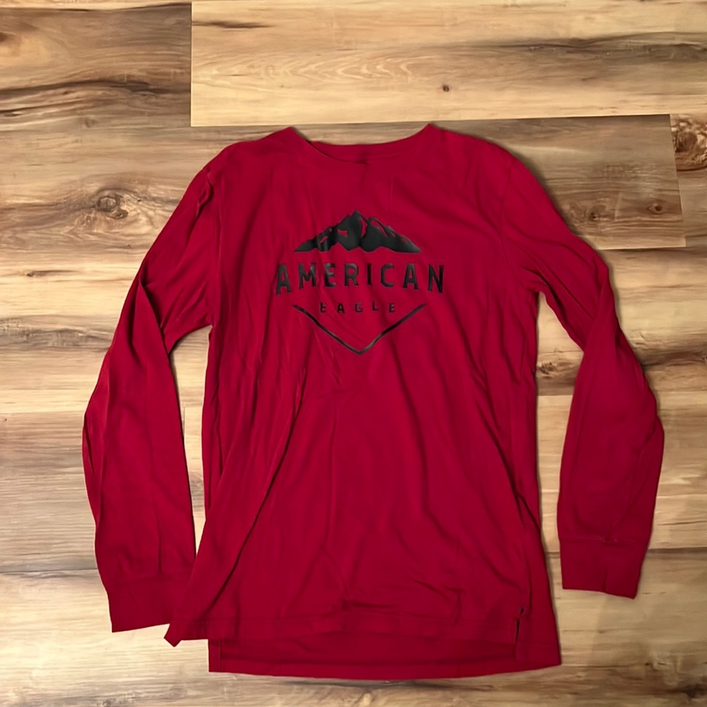 American Eagle long sleeve T